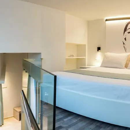 Mr & Mrs K Lofts Ποτός