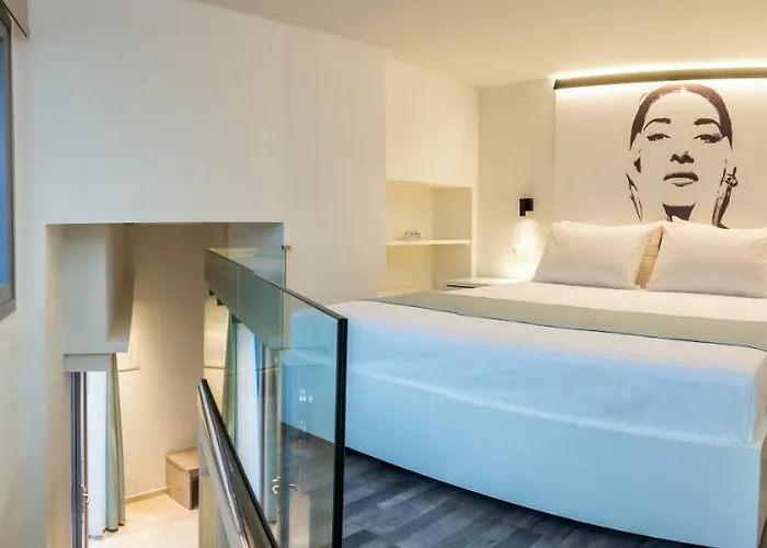 Mr & Mrs K Lofts Ποτός